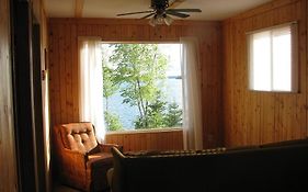Deer Trail Lodge